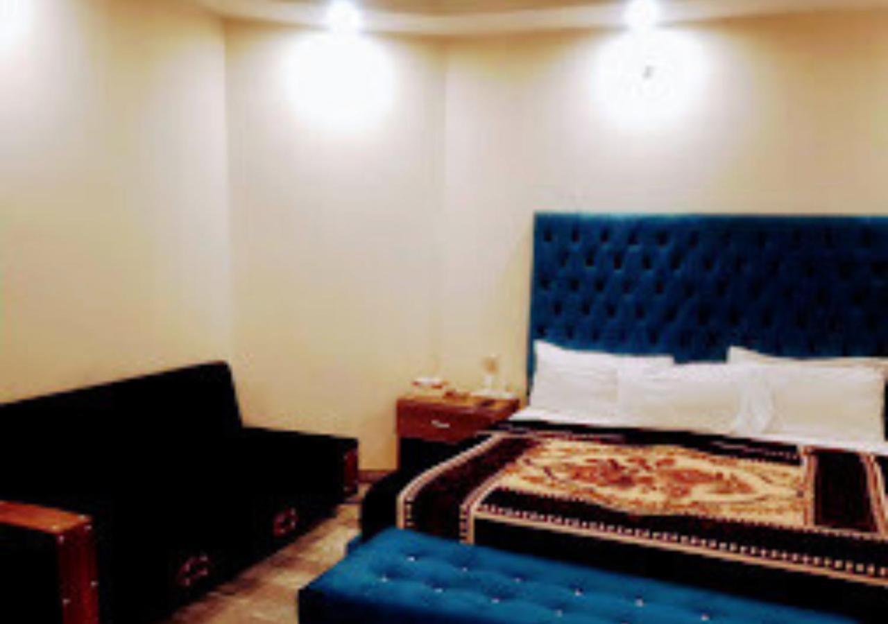 Hotel Day In Emporium Lahore Exterior foto